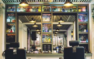 Barbershop & Cafe in the Heart of Seoul
