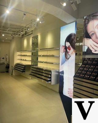 In which optics of Myeongdong buy eyeglasses and contact lenses?